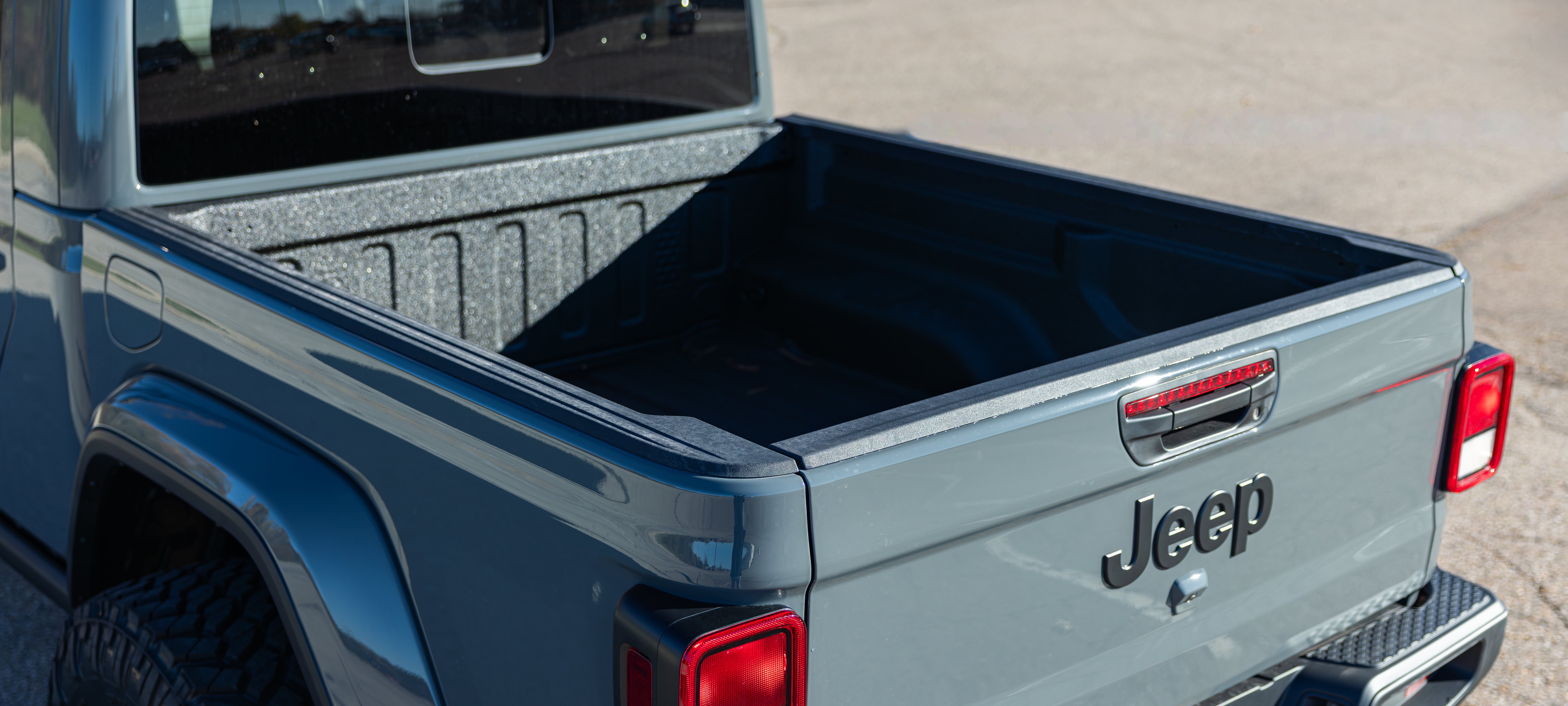 2025 AMW 717 | Adventure Series