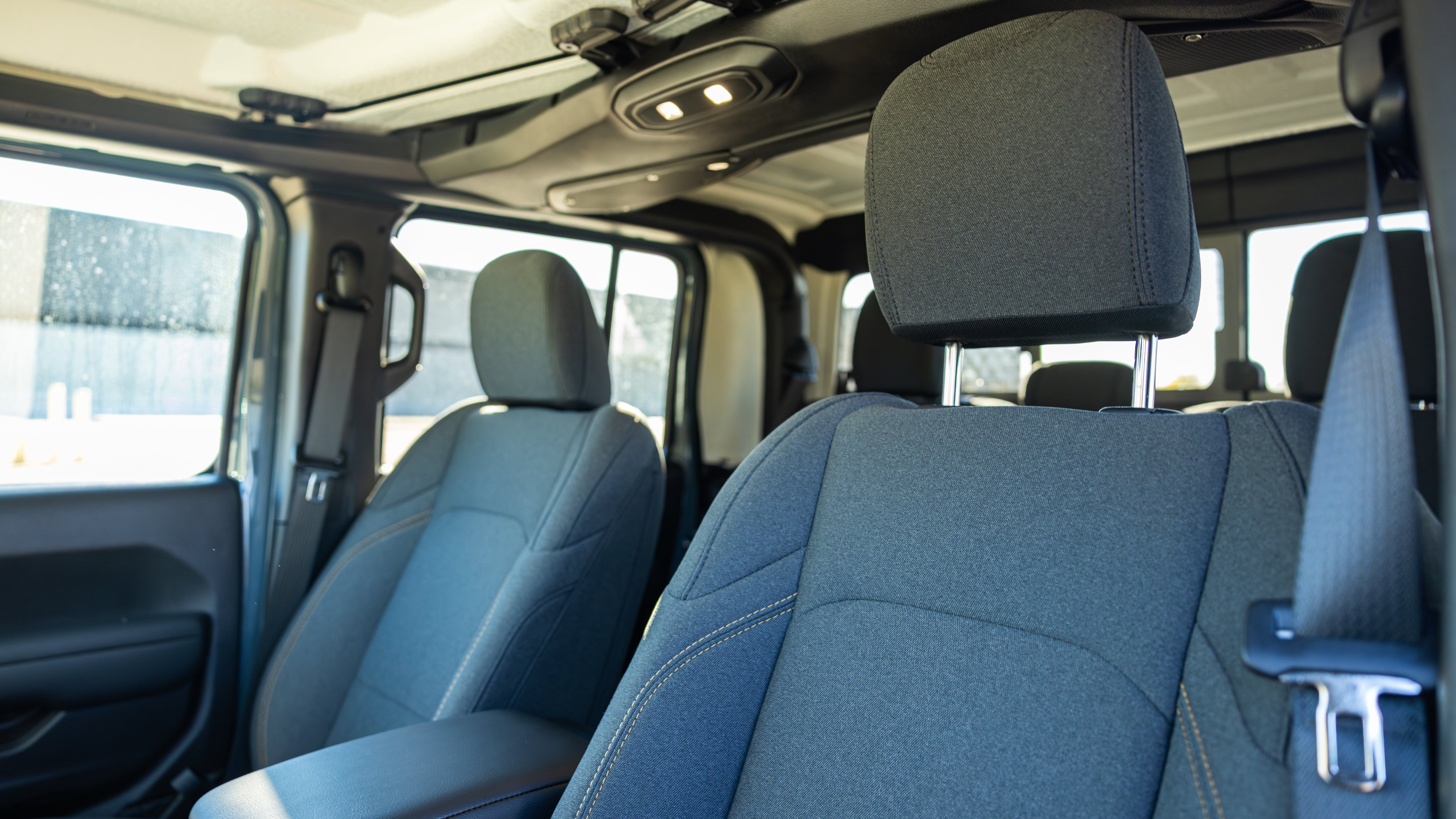 2025 AMW 717 | Adventure Series