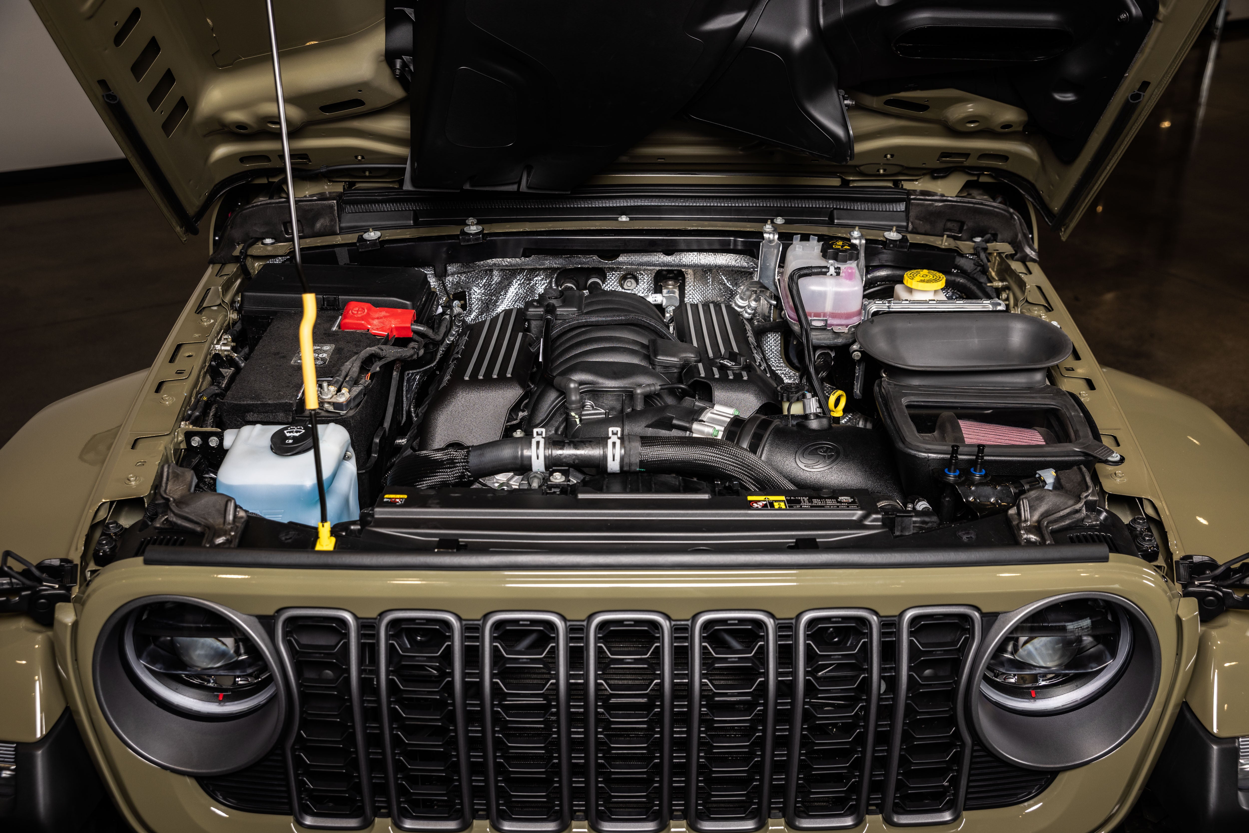 AMW 392 | HEMI Gladiator