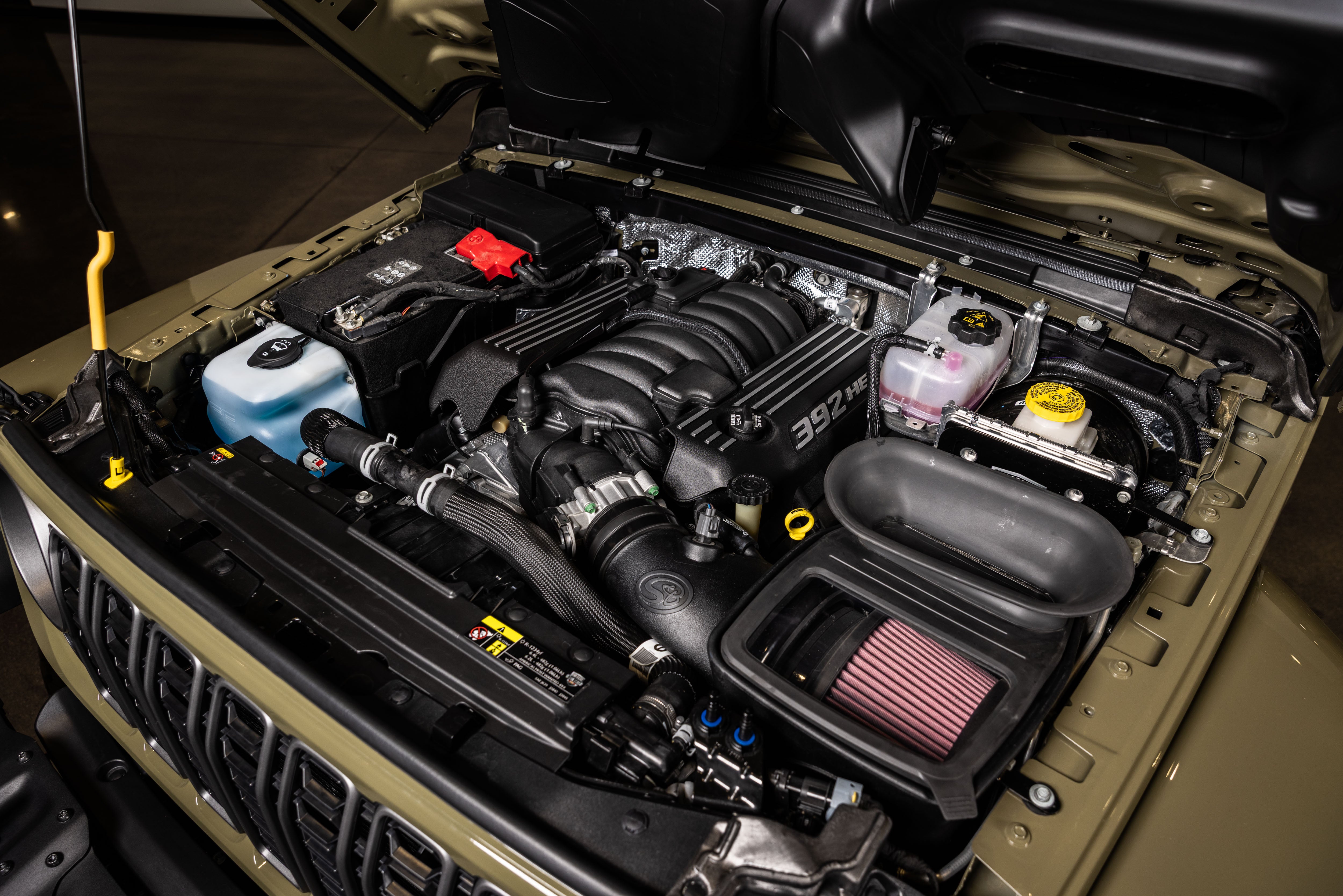 AMW 392 | HEMI Gladiator