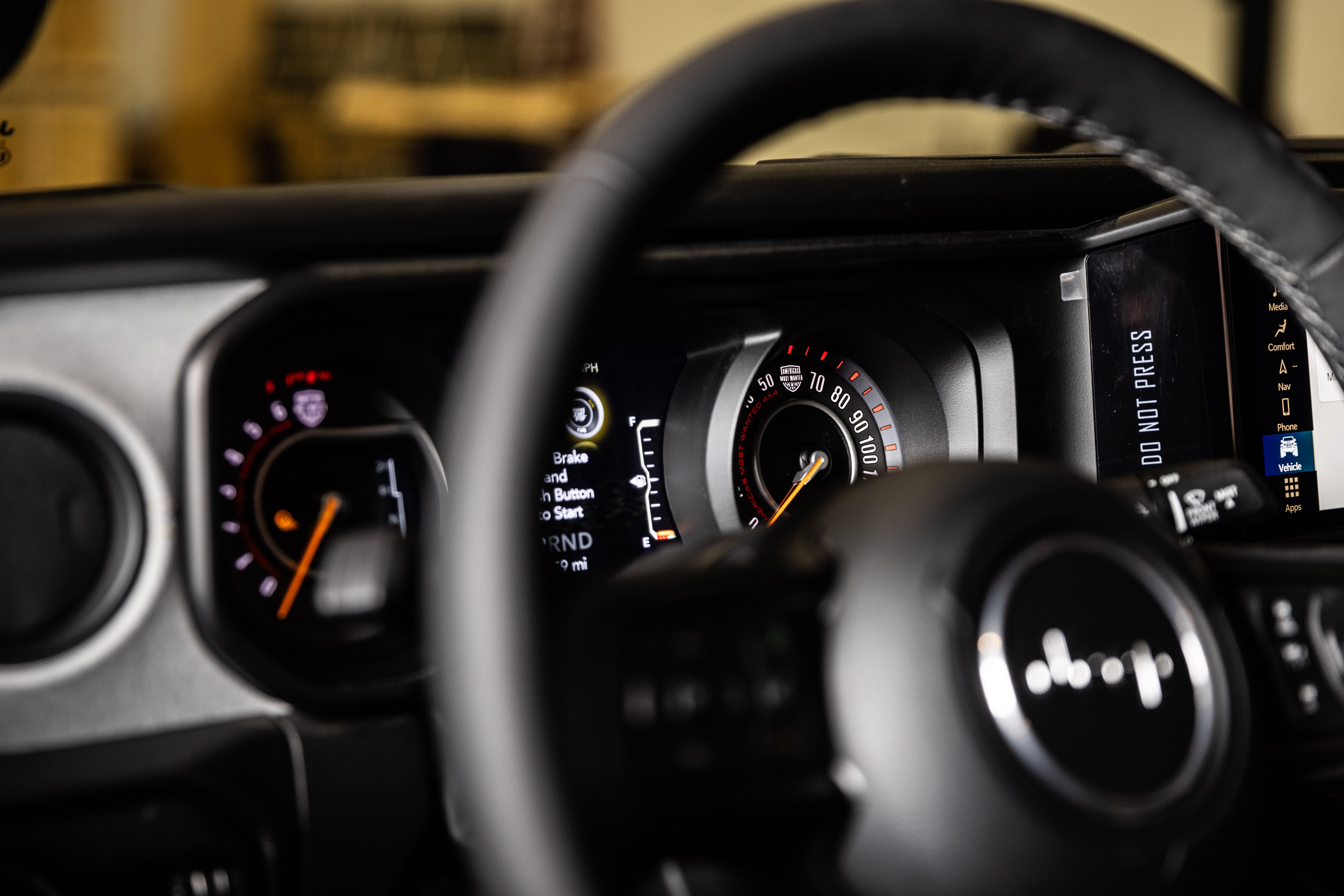 AMW 392 | HEMI Gladiator